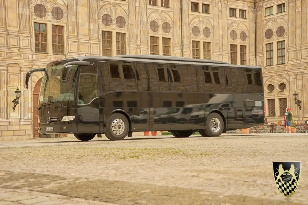 Mercedes-Benz Tourismo VIP reisebus mieten