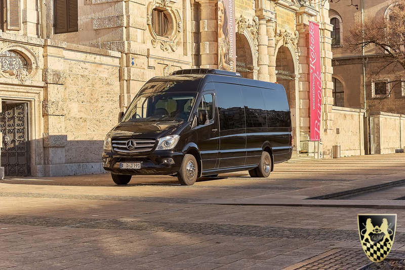 Reisebus für 16 Personen mieten mit Chauffeur in München