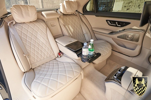 VIP Limousine mit Chauffeur mieten für Geschäftskunden