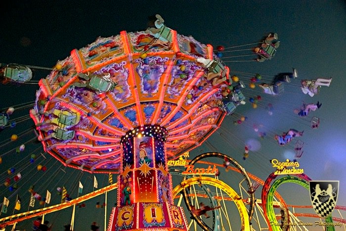 Attraktionen und Fahrgeschäfte auf dem Oktoberfest in München