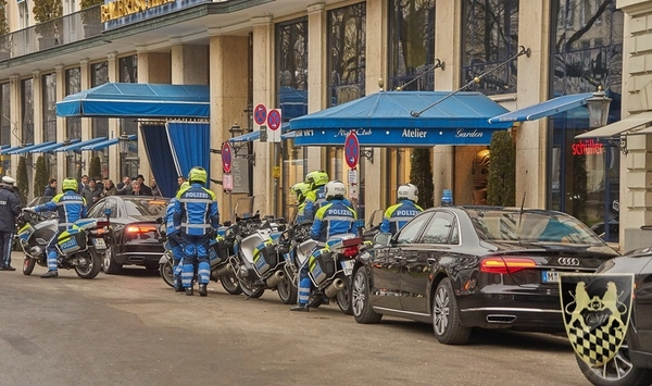 Ein Blick auf die Münchner Sicherheitskonferenz 2024, die globale Herausforderungen und Lösungen diskutiert.