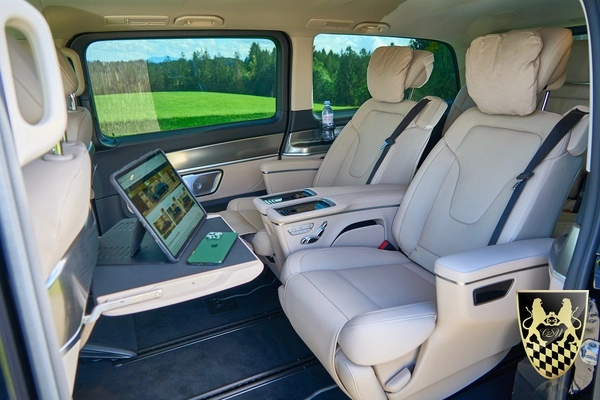 Mercedes Benz V300 Exclusive Editon Kleinbus für bis zu 6 Personen