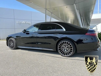 A luxury vehicle representing chauffeur service in Munich.