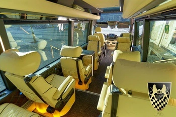 Moderne und sichere Fahrzeuge für den Shuttle Service in München.