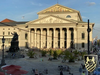 hire a private driver for sightseeing in munich 