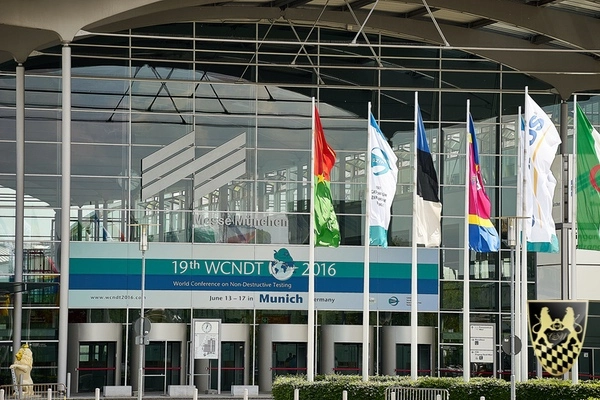 Bus trade fair participants 