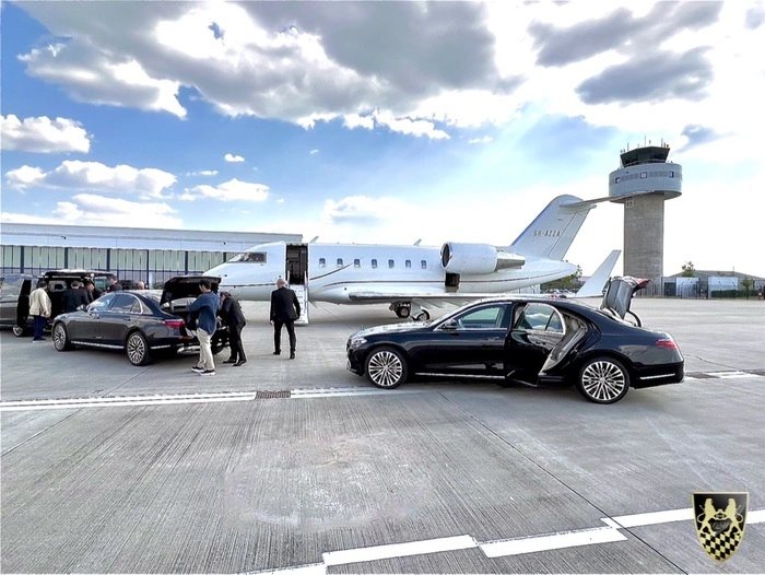 Airport Oberpfaffenhofen business transfers and hourly bookings 