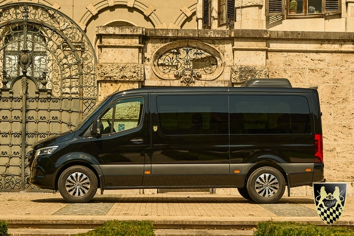 Mercedes Kleinbus für Shuttle Services