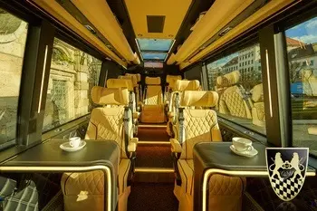 Kleinbus mieten München für 2 bis 20 Personen mit Premium und Luxus Bussen und Vans 4 Luxus Kleinbus für 12 Personen mercedes Sprinter 519 mieten