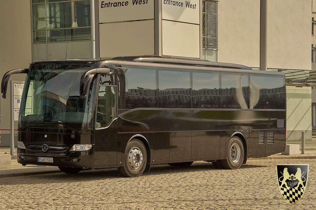 Reisebus mit Fahrer mieten