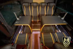 Bus für 16 Personen mit Fahrer