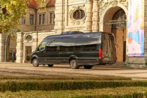 Mercedes Luxus Kleinbus für 12 Personen